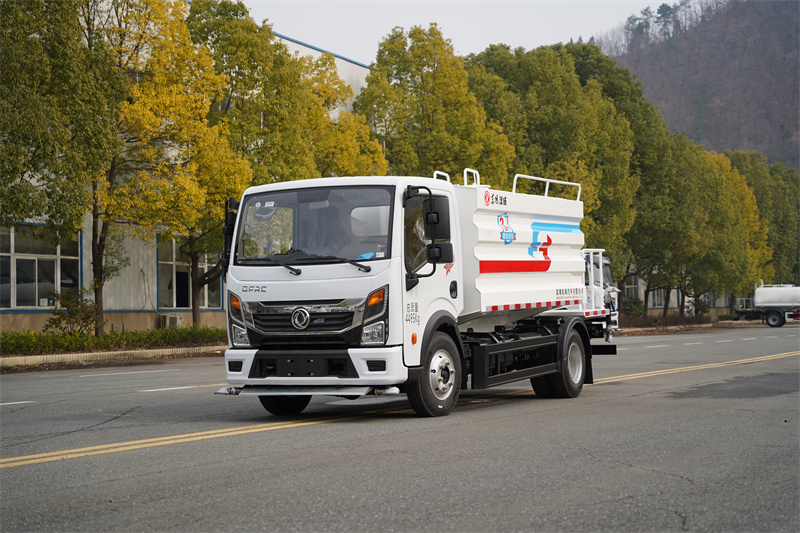 東風(fēng)股份K6藍(lán)牌灑水車(chē) 7方（燃油車(chē)）